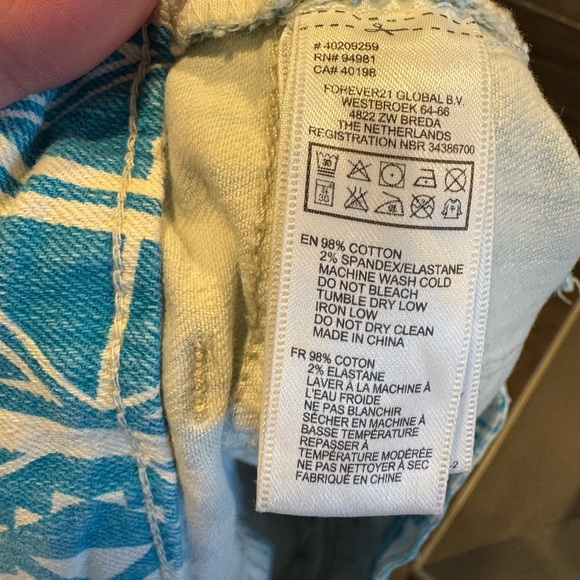 Forever 21 Blue Aztec Print Cutoff Denim Shorts – Size 29 - Picture 5 of 5